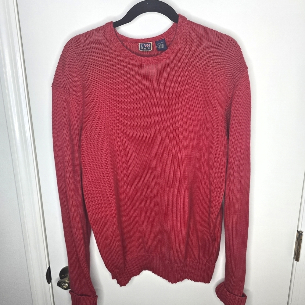 T. Harris London Men's Classic Red Crewneck Sweater Medium